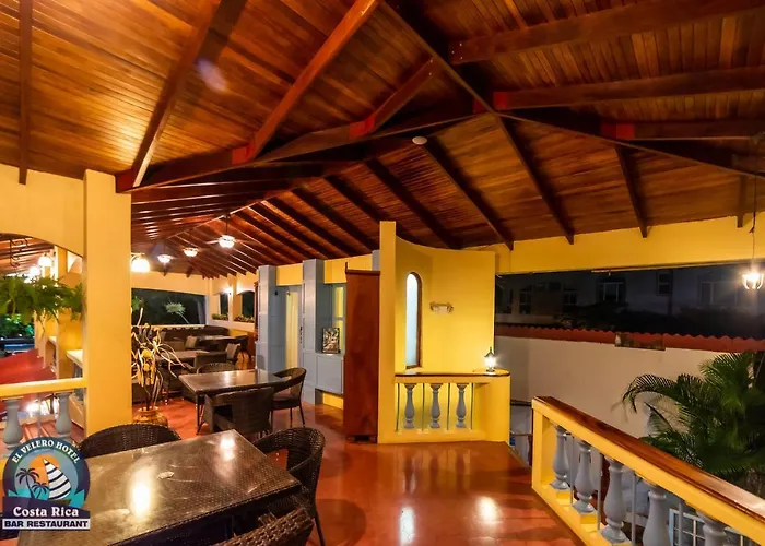 El Velero Hotel
