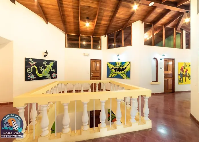 El Velero 3* Playa Hermosa (Guanacaste)