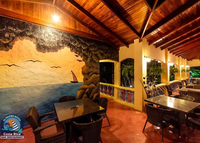 El Velero Playa Hermosa (Guanacaste)