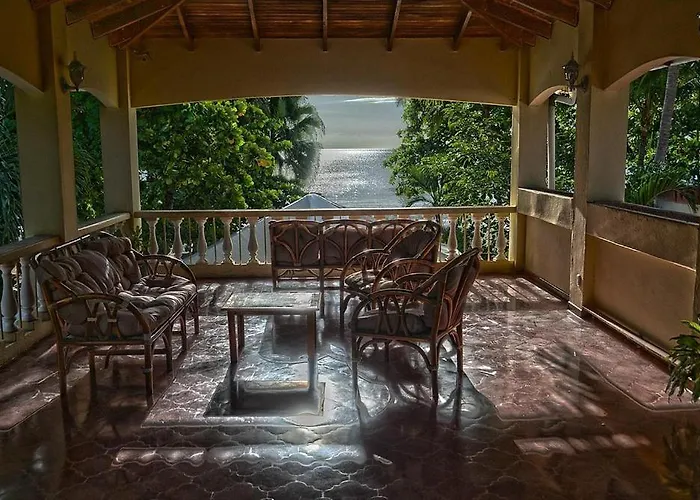 El Velero Hotel 3*