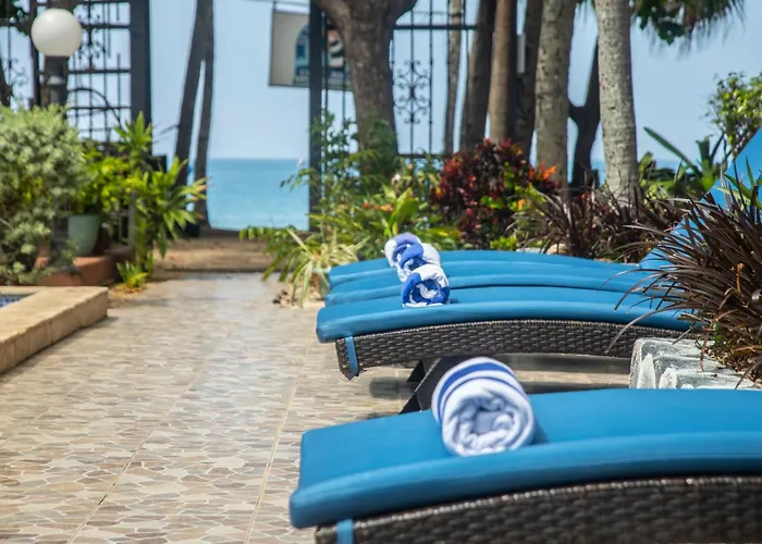 El Velero 3* Playa Hermosa (Guanacaste)