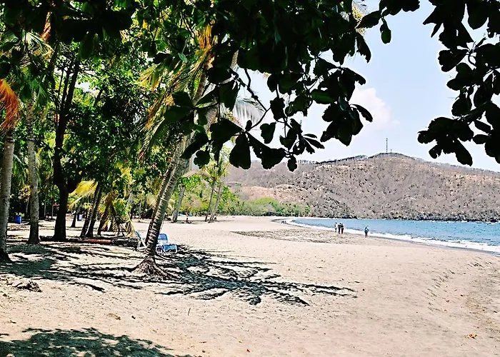 El Velero Playa Hermosa (Guanacaste)